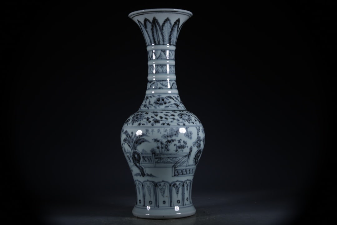 Blue and White Pine and Bamboo Pattern Vase - 5