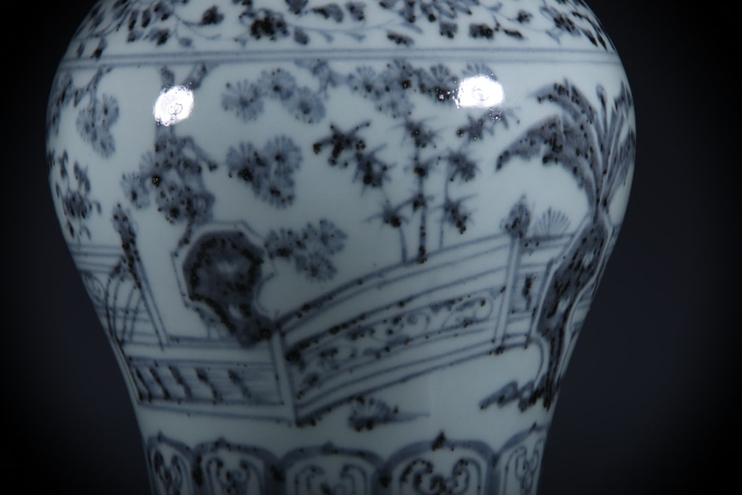 Blue and White Pine and Bamboo Pattern Vase - 7