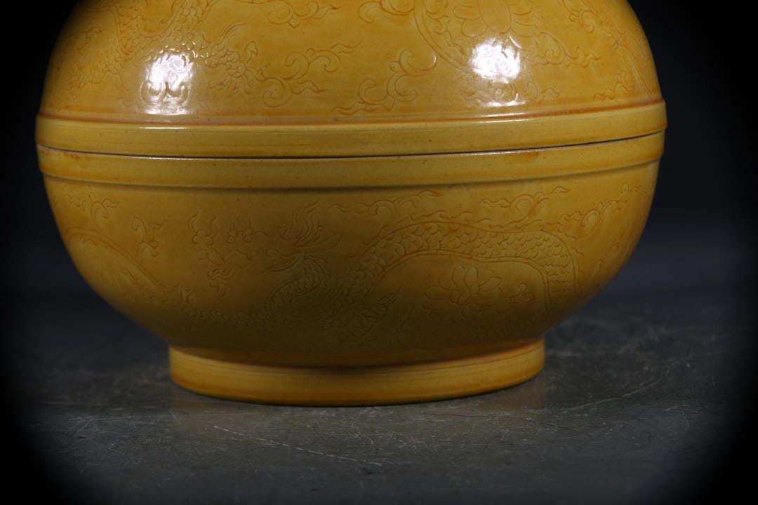 Yellow Glazed Dragon Pattern Box - 2