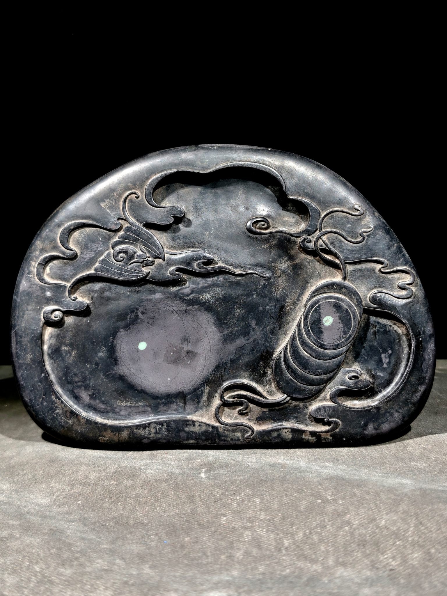 A Exquisite Bat Pattern Inkstone: A Exquisite Bat Pattern Inkstone,Qing Dynasty, China,Size:25.5cmx18cmx3cm ????????,????