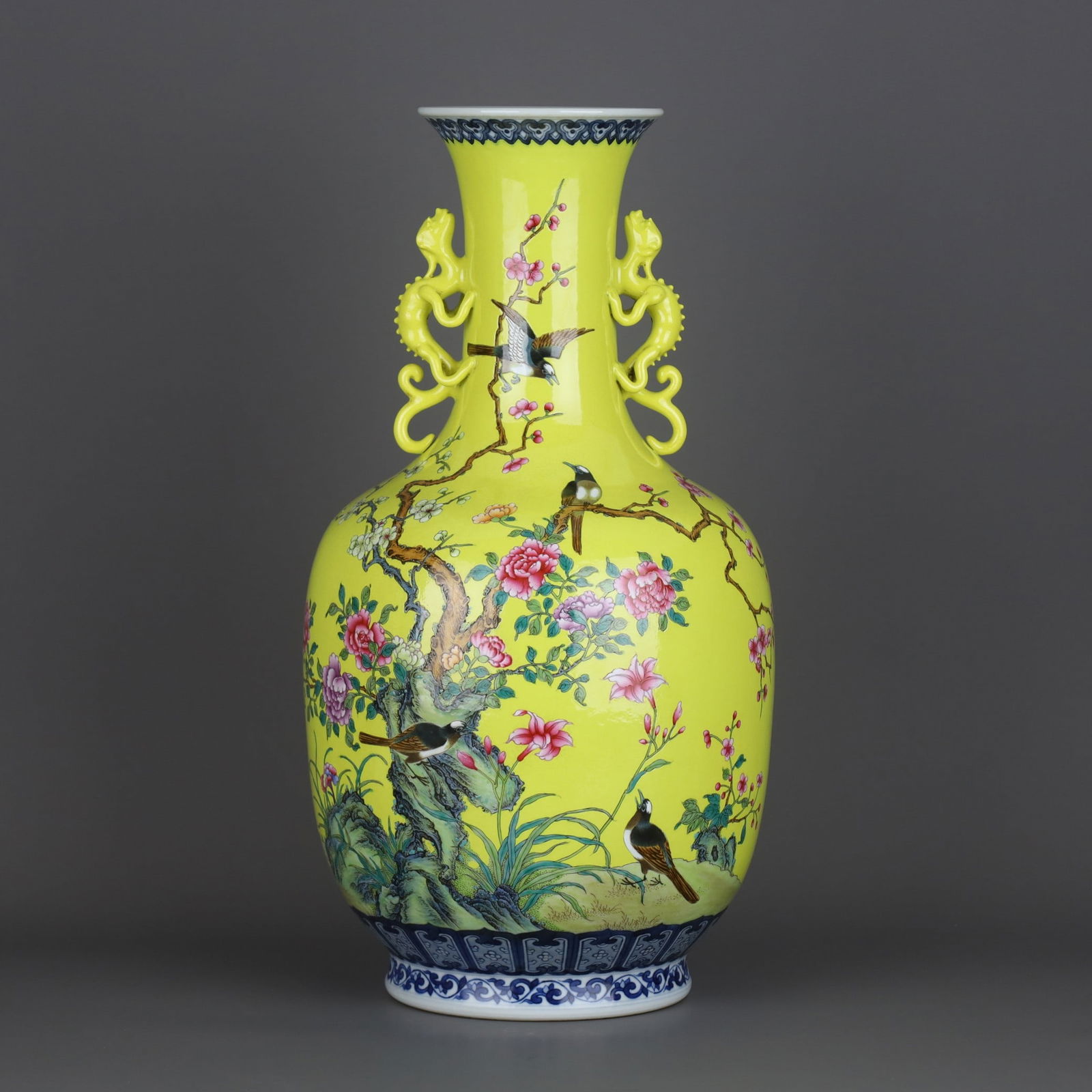 A Exquisite Blue and White Famille-Rose Flower and Bird Pattern Dragon Ears Vase: A Exquisite Blue and White Famille-Rose Flower and Bird Pattern Dragon Ears Vase,Qing Dynasty, China,Qianlong Six-character Mark,Size:42cmx23cm ???????????,????,?????