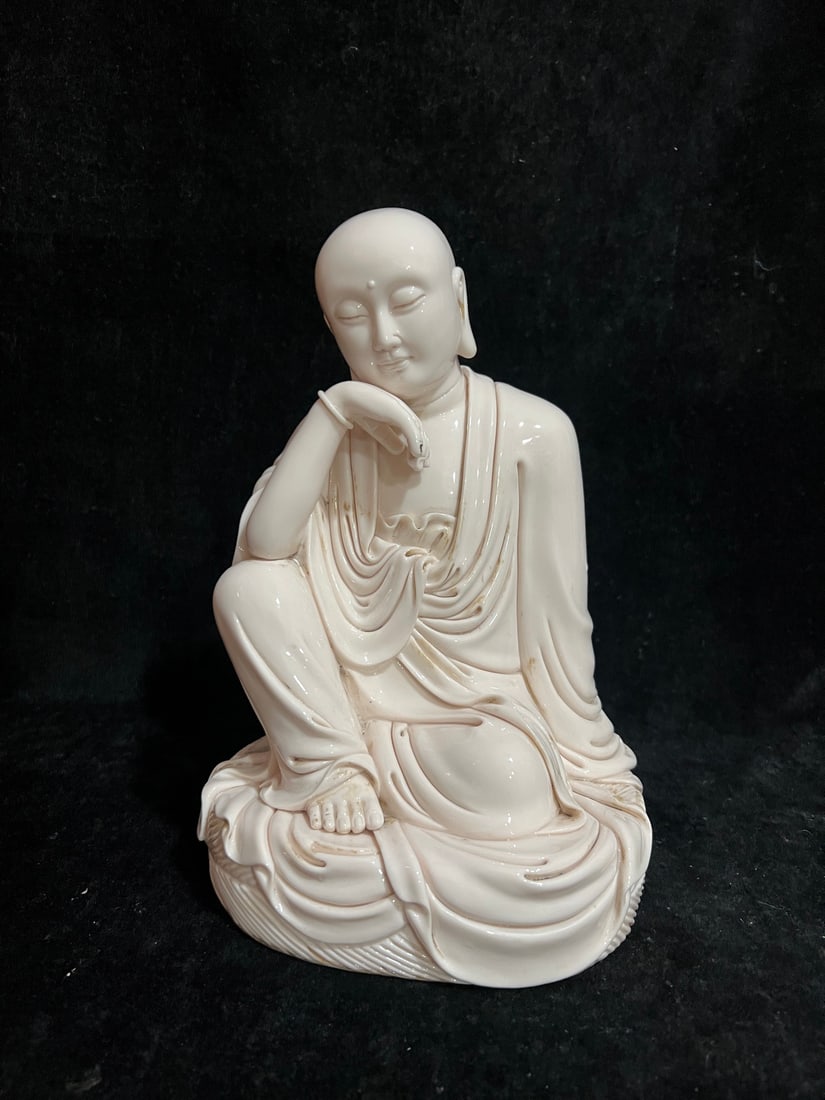 A Exquisite Blan De Chine Buddha Ornament: A Exquisite Blan De Chine Buddha Ornament,Ming Dynasty, China,With Mark,Size:30cm ????????,????,??