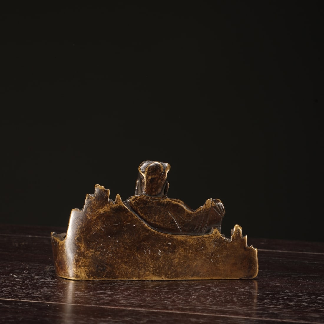 A Exquisite Coppery Figures Brush Holder - 3