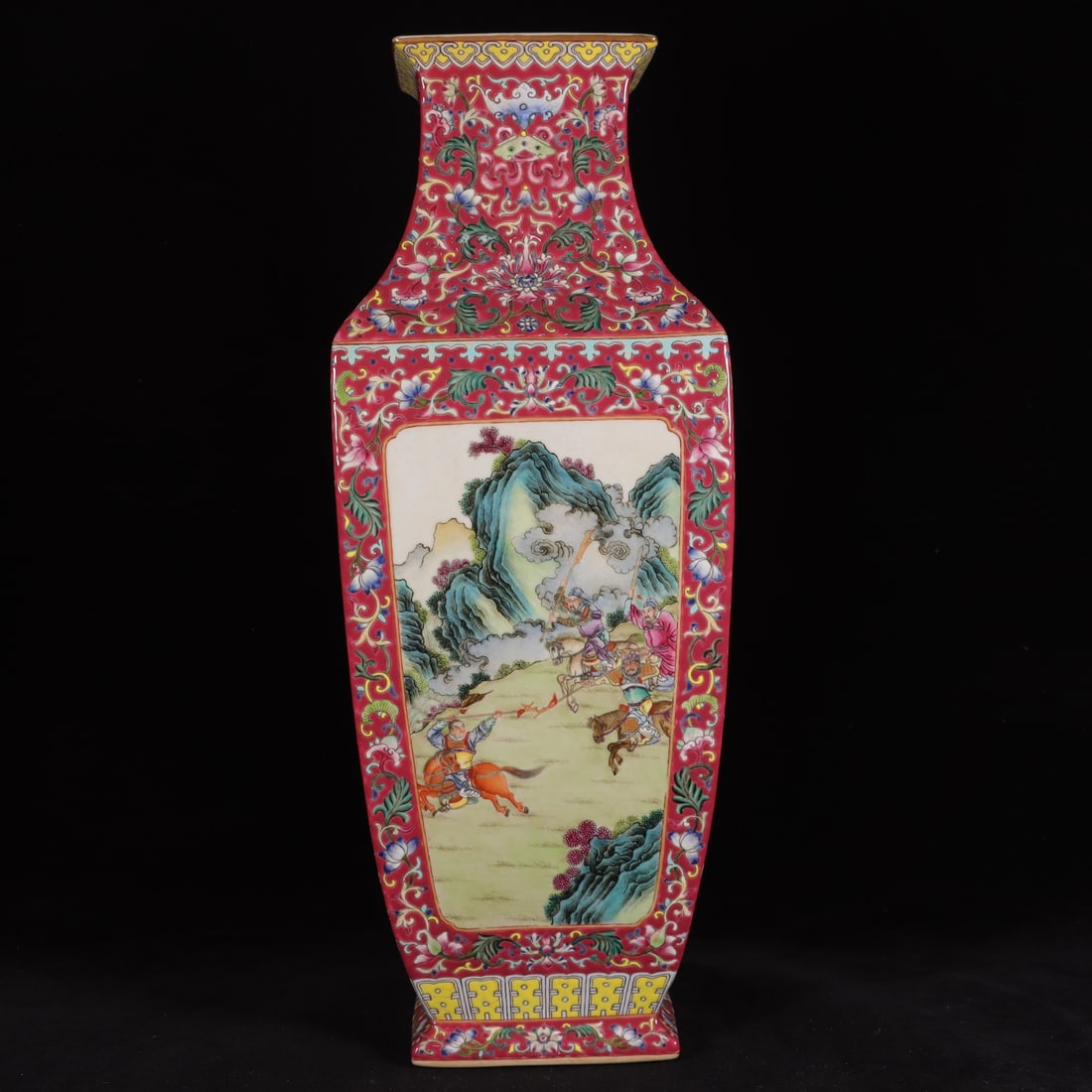 A Exquisite Ruby Red Ground Famille-Rose Figures Pattern Vase - 7