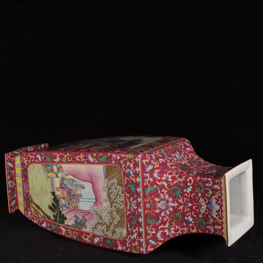 A Exquisite Ruby Red Ground Famille-Rose Figures Pattern Vase - 8