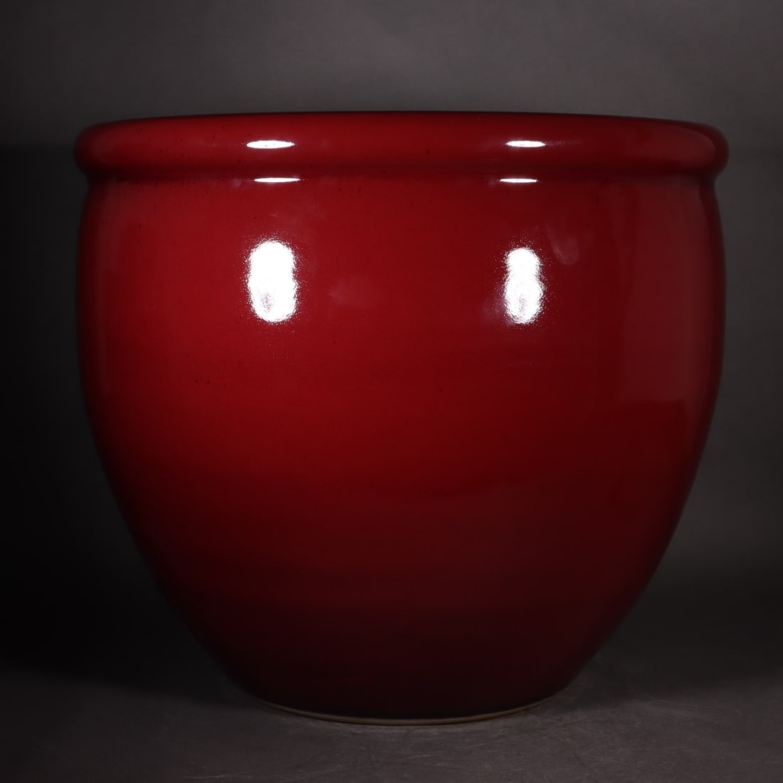 A Exquisite Ji Red Glaze Vat (1 of 9)