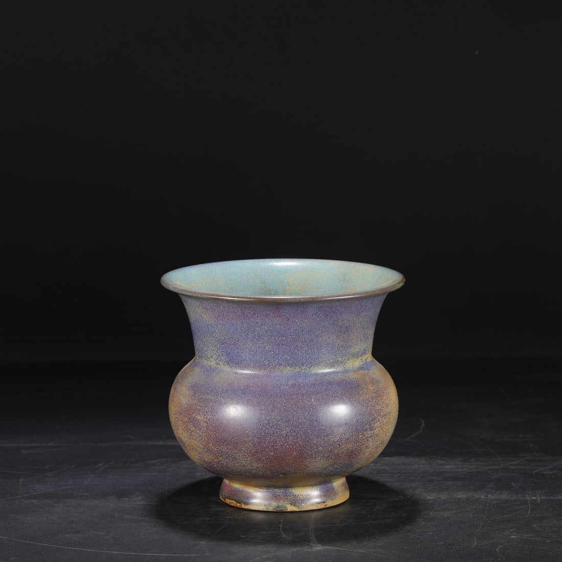 A Exquisite Guan yao Lilac Purple Glazed Flowerpot: A Exquisite Guan yao Lilac Purple Glazed Flowerpot.Song Dynasty, China.Size:18.5cmx19.5cmx18cm ?????????,????