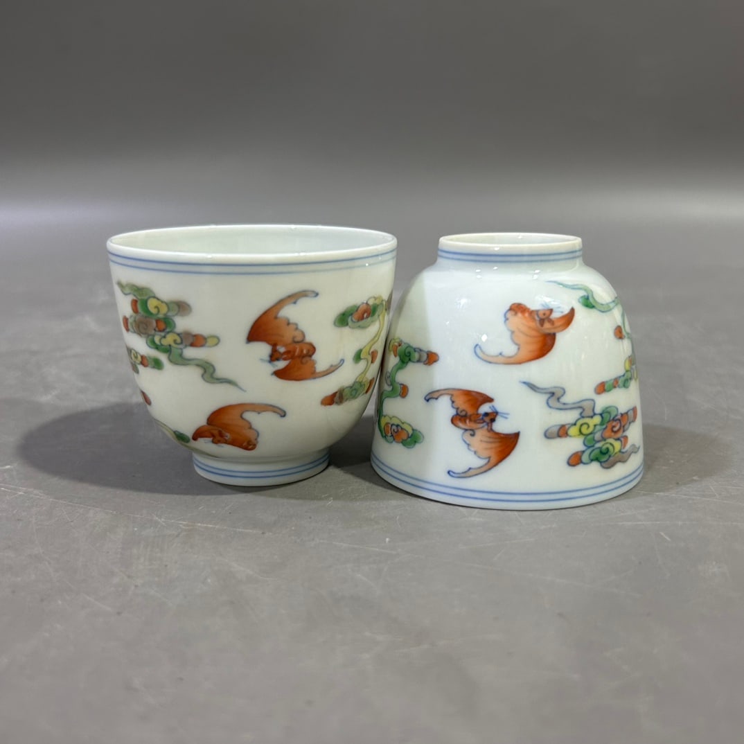 A pair of Exquisite Famille-Rose Bats Pattern Cup: A pair of Exquisite Famille-Rose Bats Pattern Cup,Qing Dynasty, China,Yongzheng Six-character Mark,Size:5.5cmx6.5cm ???????????,????,??????