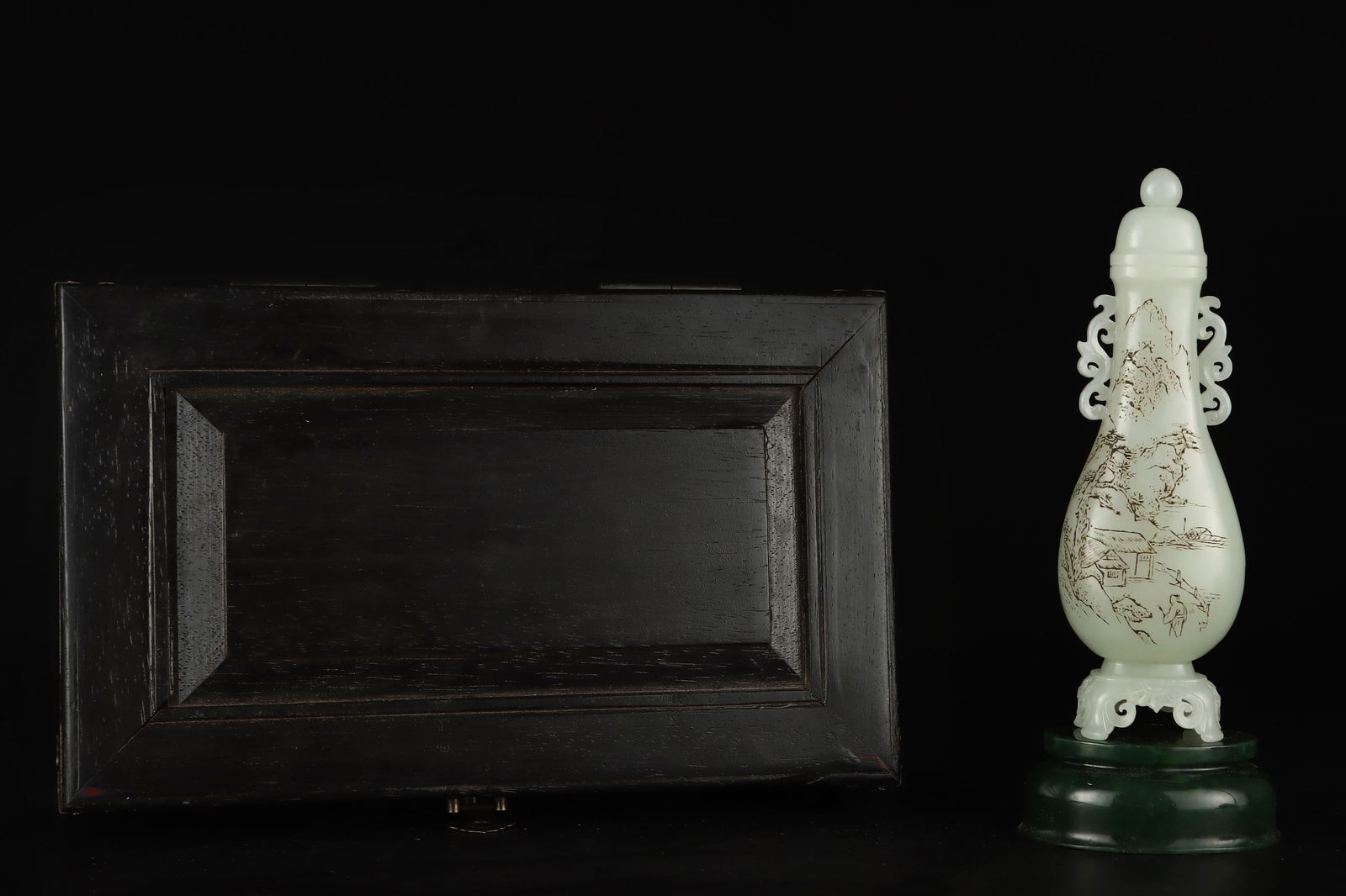 Hetian Jade Landscape Pattern Vase (1 of 8)