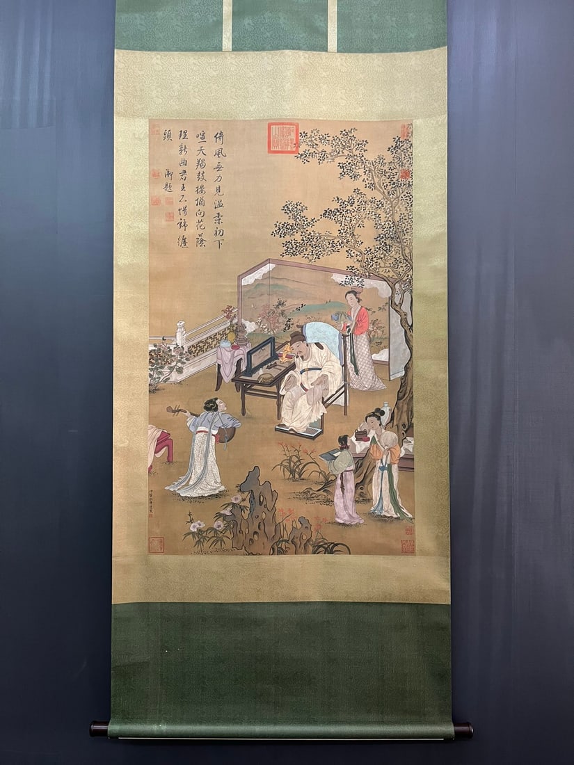 A Chinese Vertical Scroll Ink Painting of Figures on Silk: A Chinese Vertical Scroll Ink Painting of Figures on Silk,Yuan Dynasty, China,Liu Guandao,without frame size:67cmx110cm ?????????????,????,??