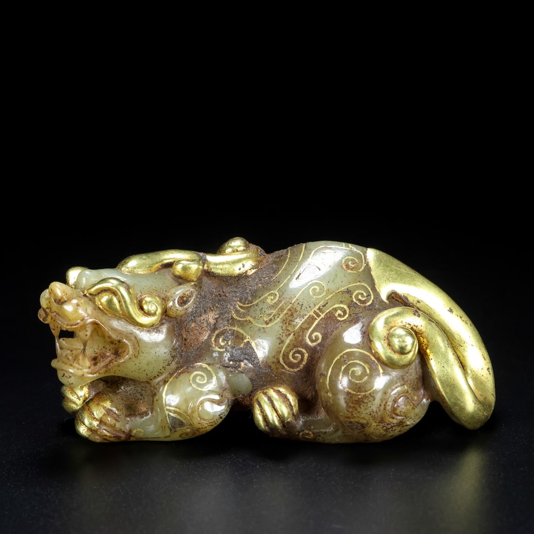 A Rare Hetian Jade Gold-Inlaid Beast: A Rare Hetian Jade Gold-Inlaid Beast,Han Dynasty, China,Size:10cmx5cmx4cm, Weight:213g ??????,????