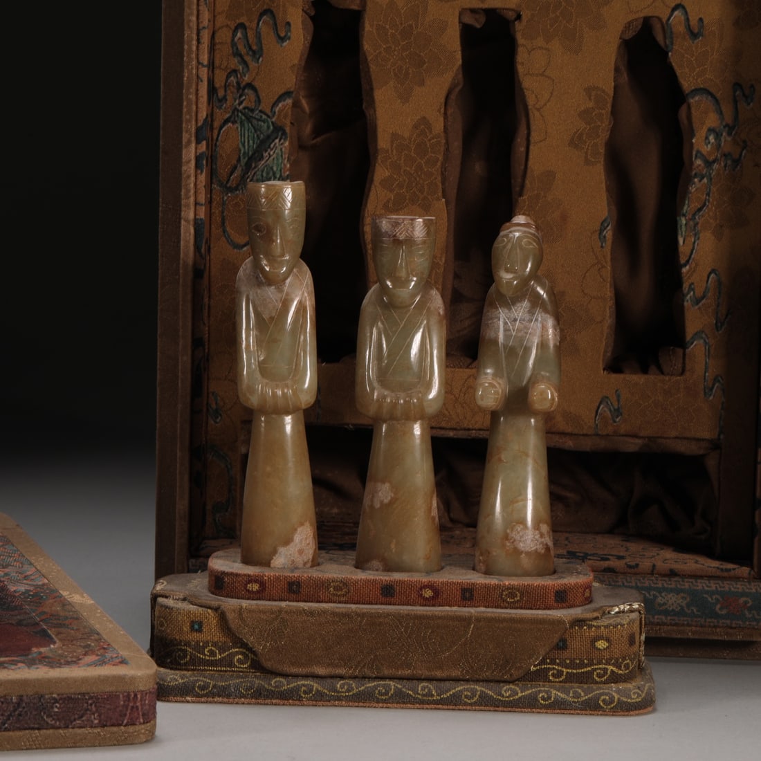 A Set of Exquisite Hotan Jade Figures Ornament: A Set of Exquisite Hotan Jade Figures Ornament,Han Dynasty,China,Size:11.5-12.5cm,Weight:300g ?????????,????