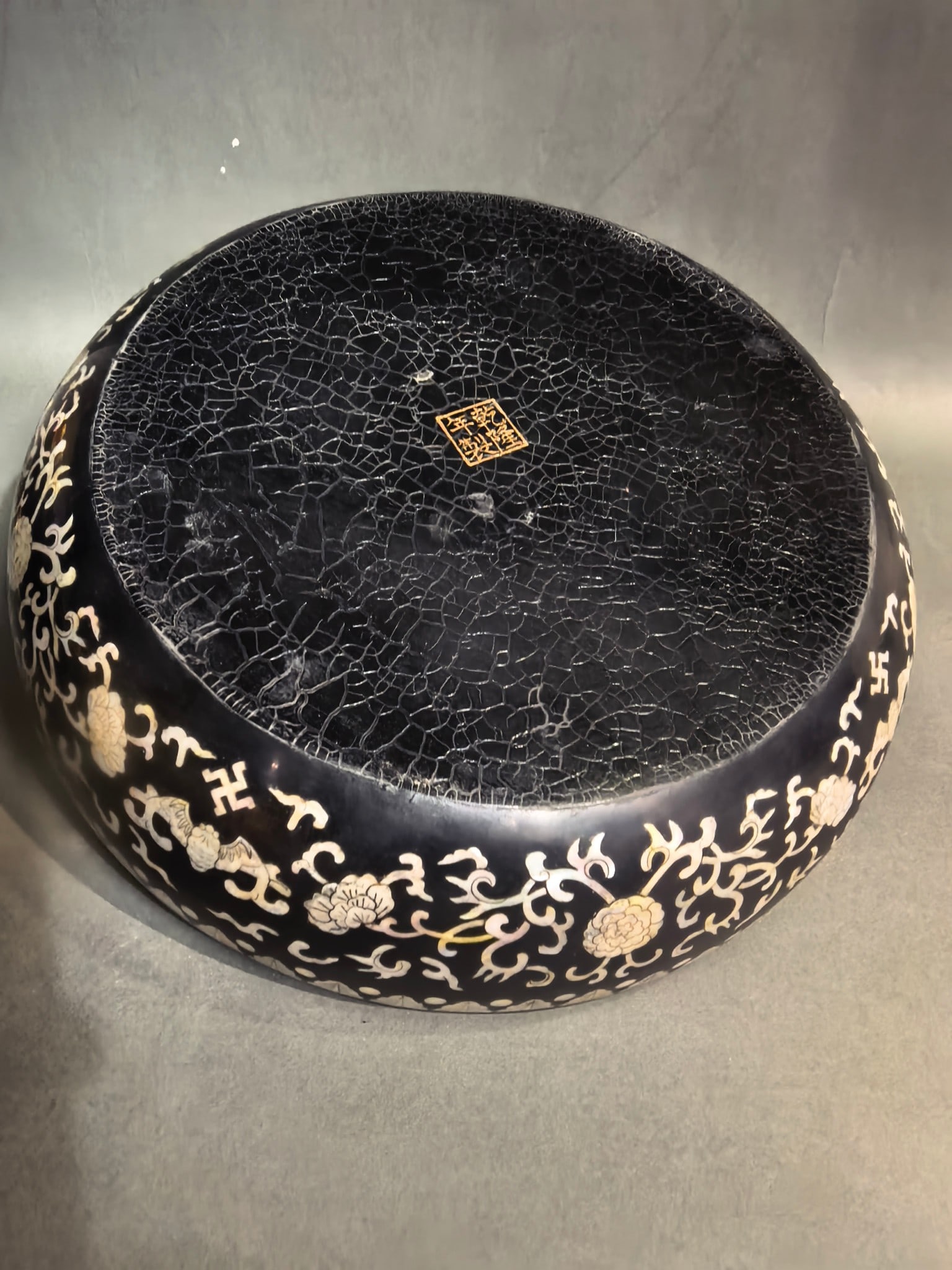 A Exquisite Black Lacquer Flower Pattern Box - 9