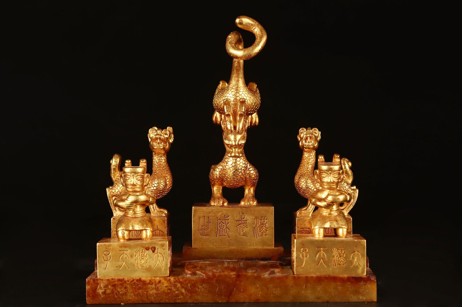 A Set of Gilt Bronze Auspicious Beast Seal: A Set of Gilt Bronze Auspicious Beast Seal,Ancient Time, China,With Mark,Size:16cmx8cmx17cm,Weight:2537g ???????????,?????,??