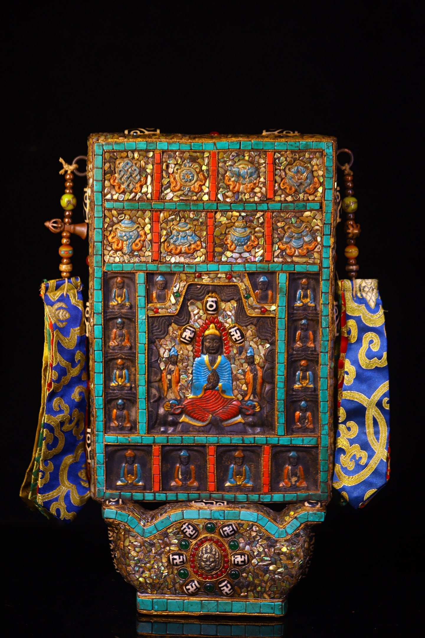 A Exquisite Meteorite Cloisonne Dzi Bead-Inlaid Buddha Plaque: A Exquisite Meteorite Cloisonne Dzi Bead-Inlaid Buddha Plaque,Qing Dynasty, China,Size:37cmx21cm,Weight:6600g ?????????????,????