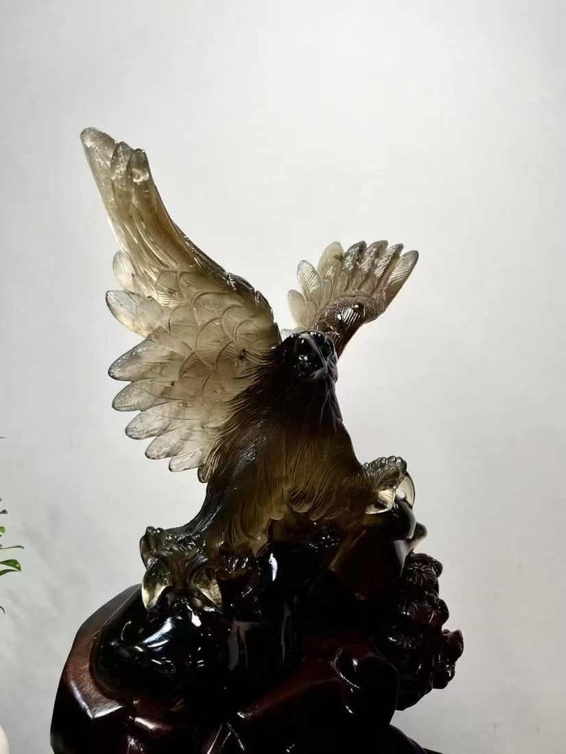 A Exquisite Crystal Carved Eagle Ornament - 3