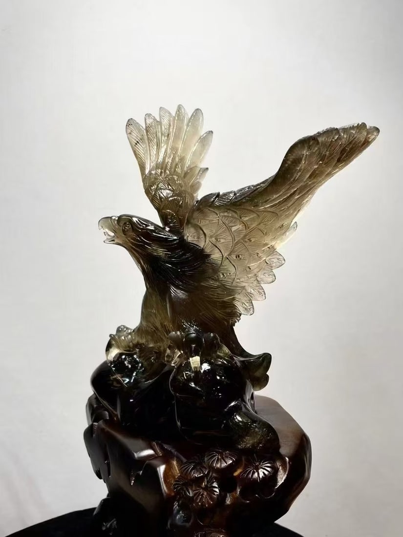 A Exquisite Crystal Carved Eagle Ornament - 5