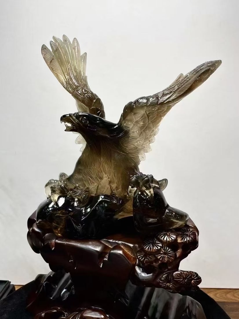 A Exquisite Crystal Carved Eagle Ornament - 7