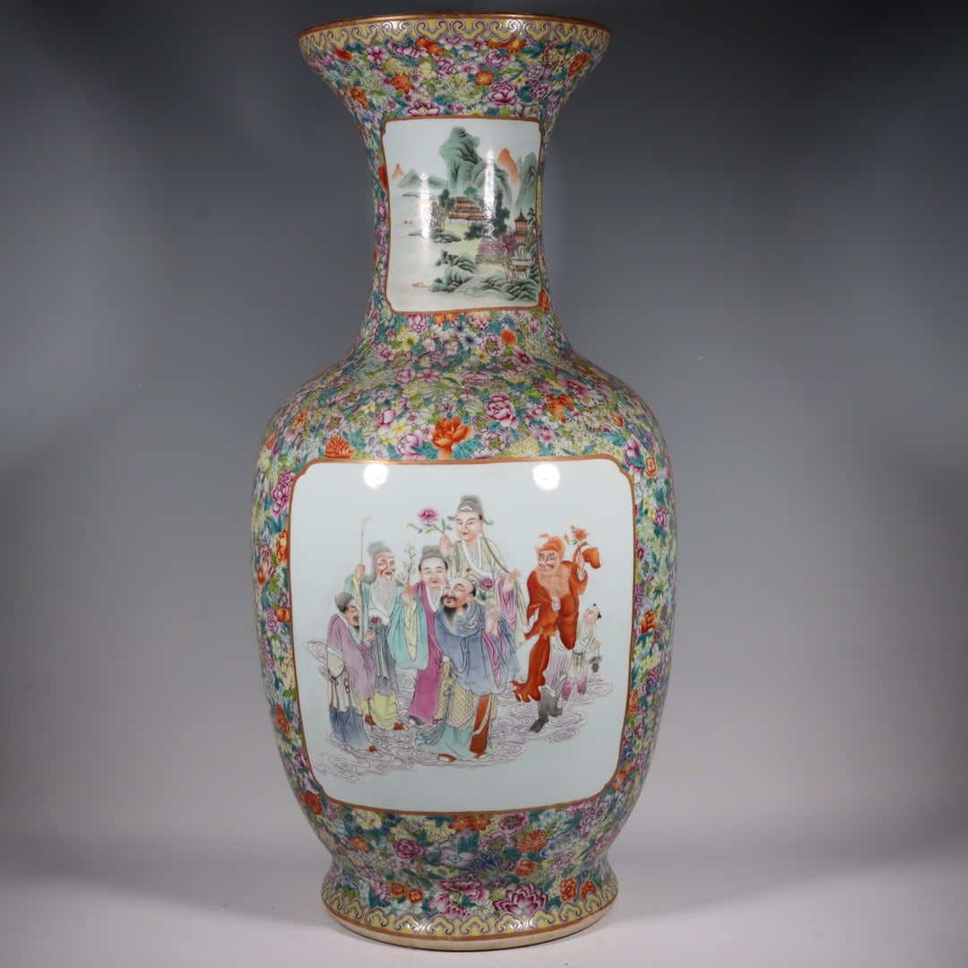 A Exquisite Famille-Rose Figures Pattern Vase (1 of 9)