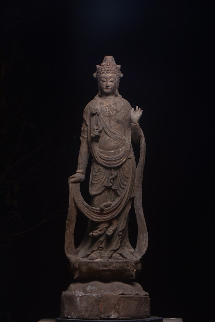 A Exquisite Wood Carved Avalokitesvara Ornament: A Exquisite Wood Carved Avalokitesvara Ornament,Qing Dynasty, China,Size:100cmx32cmx32cm ??????,????