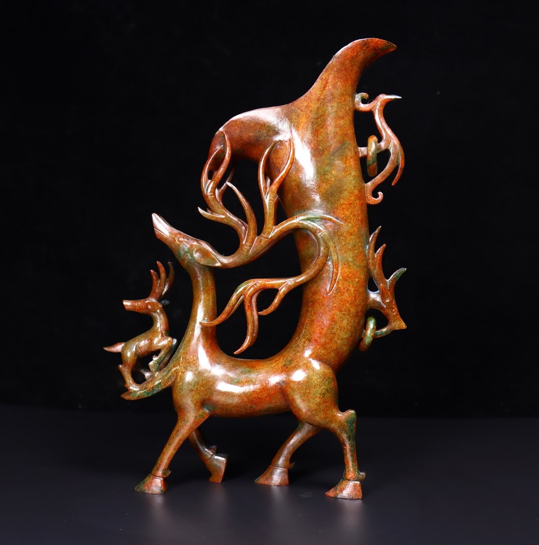 A Exquisiten Hotan Jade Deer Shaped Cup: A Exquisiten Hotan Jade Deer Shaped Cup,Han Dynasty, China 一对和田玉鹿形杯,中国汉代
