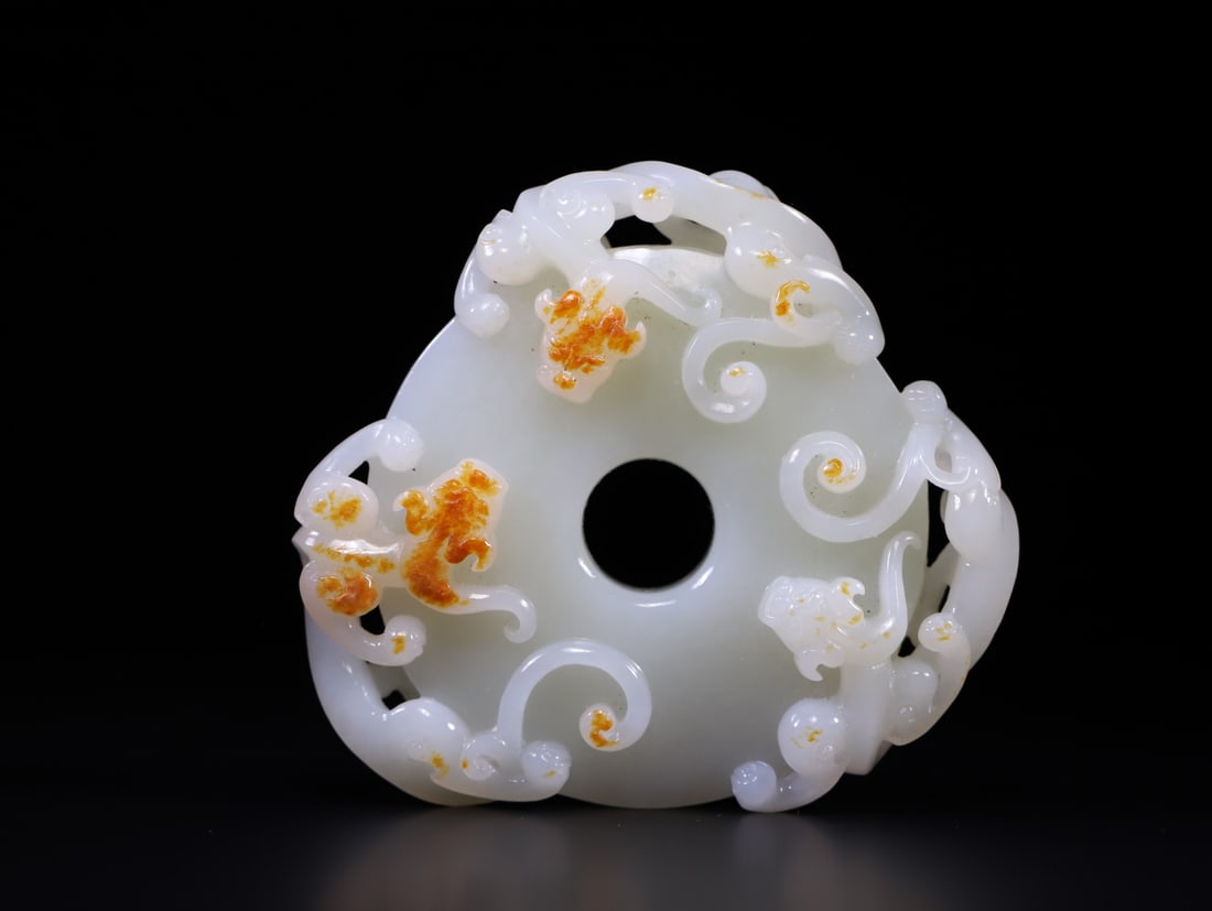 A Exquisite Hotan Jade Dragon Pattern Jade Bi: A Exquisite Hotan Jade Dragon Pattern Jade Bi,Qing Dynasty, China,Size:8.6cmx8.2cmx1.9cm,Weight:160g ????????,????