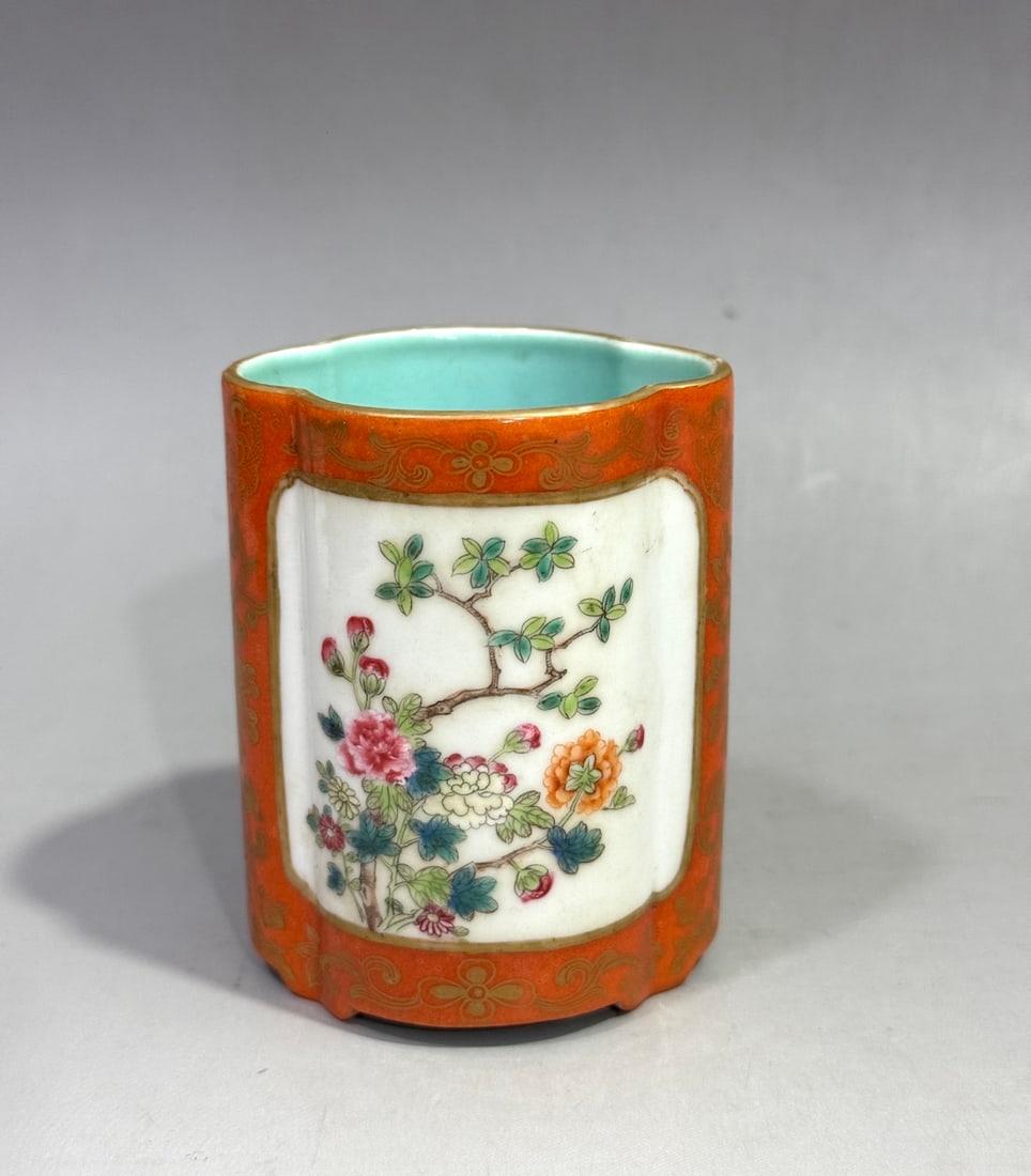A Exquisite Coral Red Glazed and Gilded Famille-Rose Flower Pattern Brush Pot: A Exquisite Coral Red Glazed and Gilded Famille-Rose Flower Pattern Brush Pot,Qing Dynasty, China,Qianlong Four-character Mark,Size:7.5cm5.9cm ??????????????,????,?????