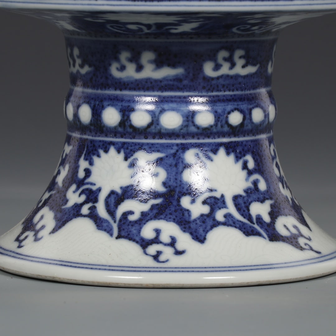 A Exquisite Blue and White Fish and Algae Pattern Jar - 3