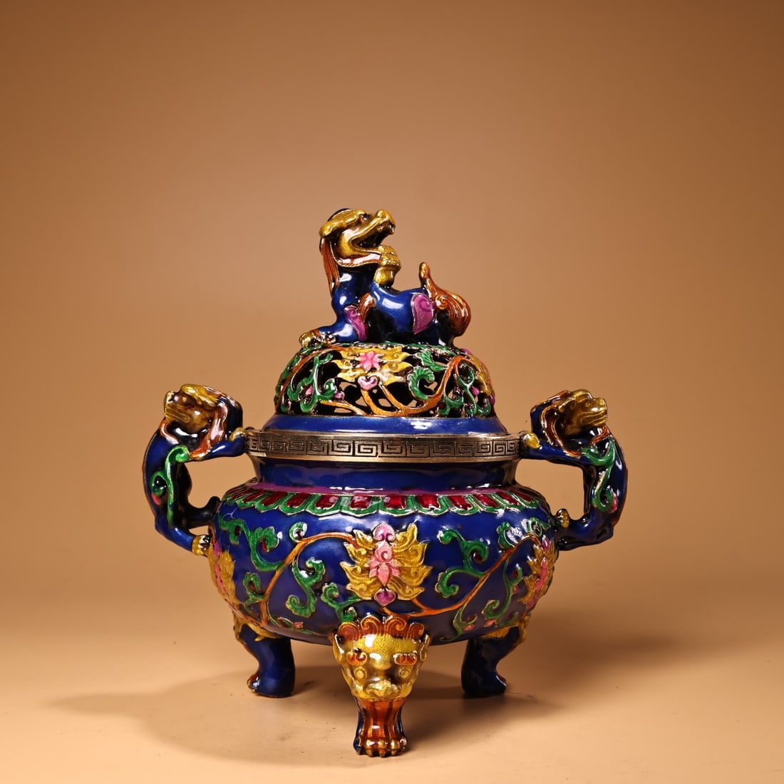 A Exquisite Bronze Inlaid Enamel Lion Censer: A Exquisite Bronze Inlaid Enamel Lion Censer,Qing Dynasty,China,Qianlong Four-character Mark,Size:20cmx19cm,Weight:1300g ???????????,????,?????