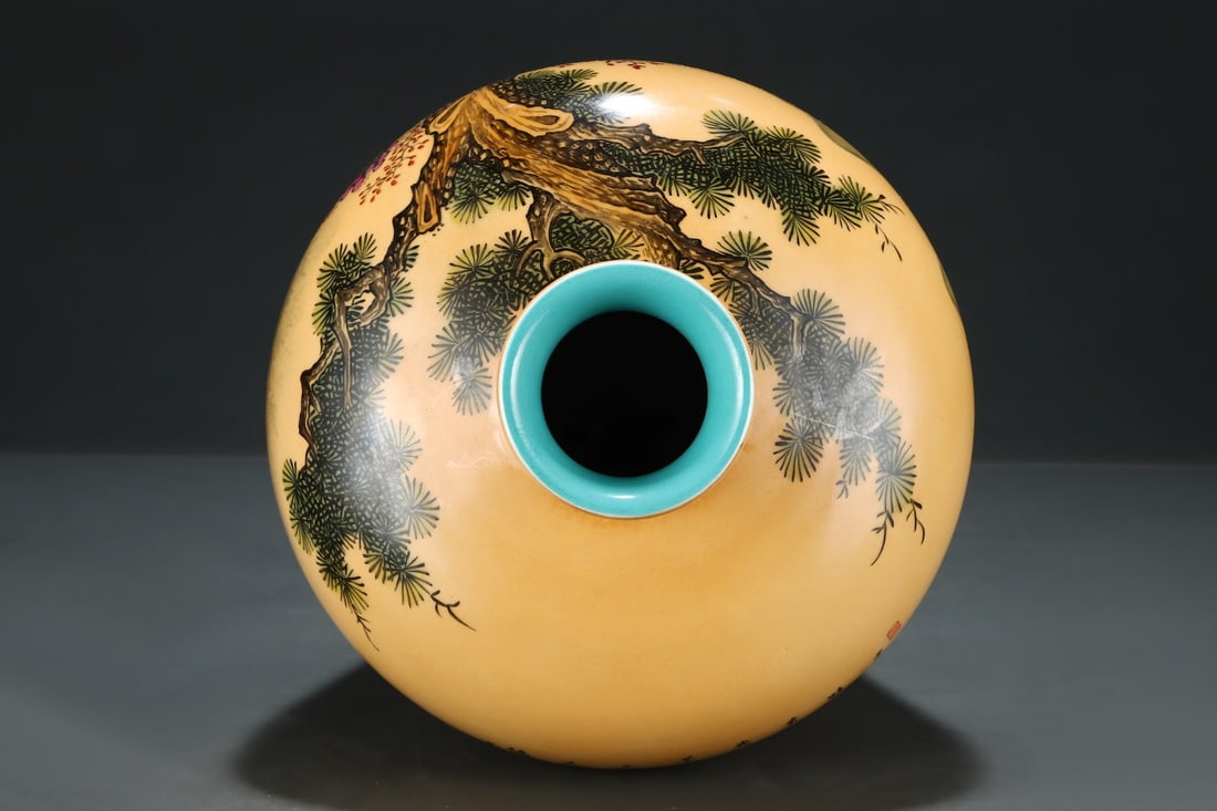 A Exquisite Enamel Sheep Pattern Vase - 4