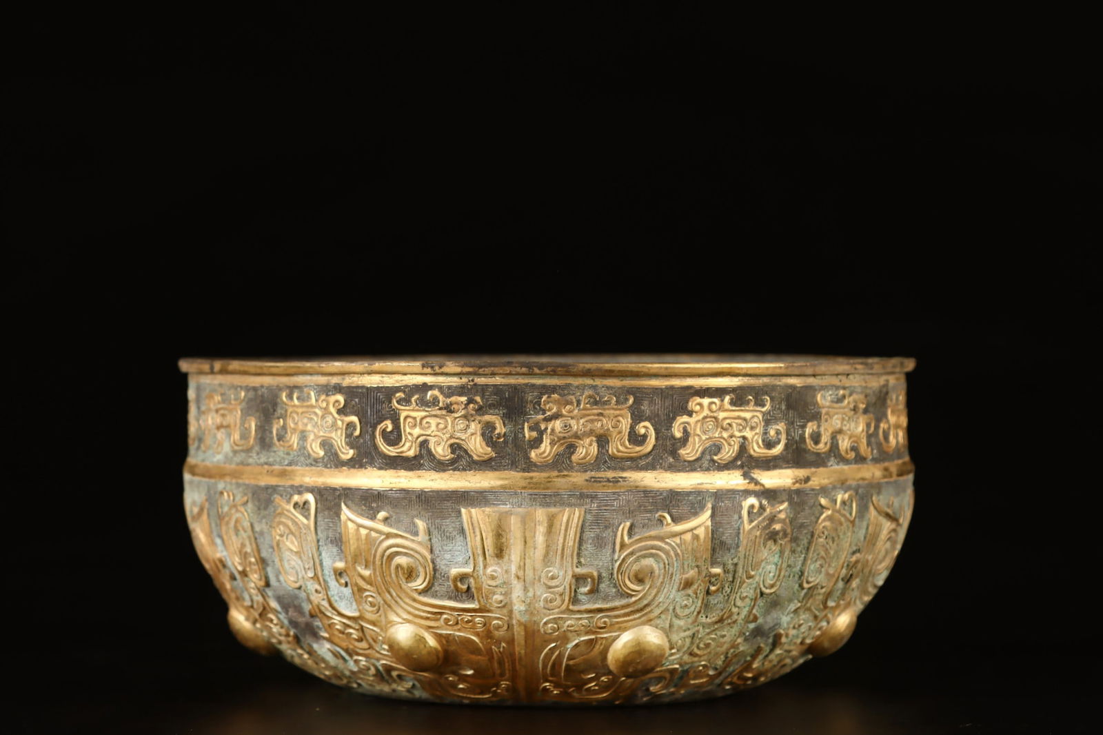 A Exquisite Gilt Silver Beast-Face Pattern Basin: A Exquisite Gilt Silver Beast-Face Pattern Basin,Han Dynasty, China,Size:8cmx18cm,Weight:370g ?????????,????