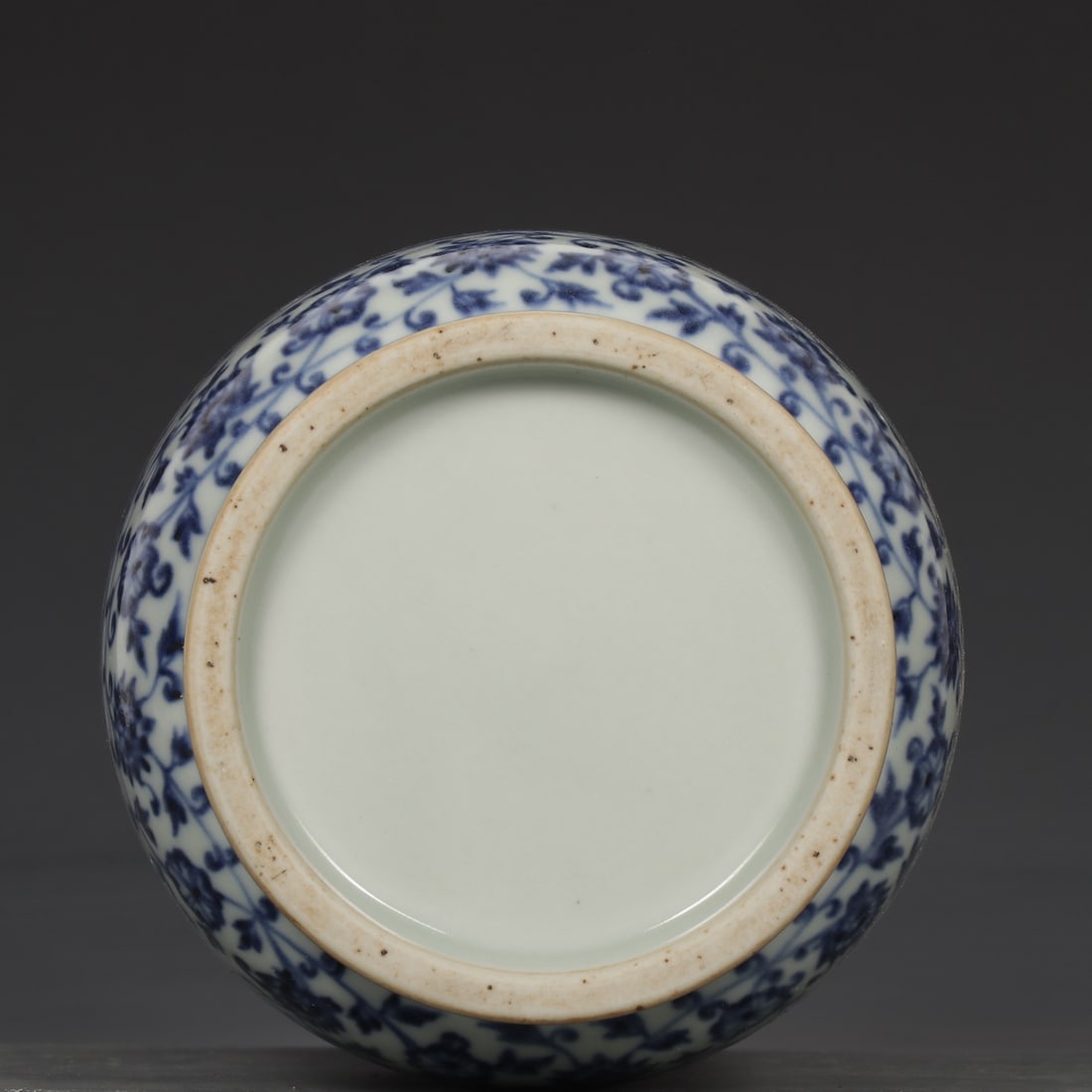 A Exquisite Blue and White Flower Pattern Jar - 8