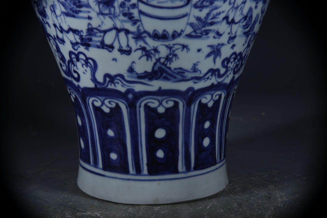 Blue and White Figures Pattern Vase - 5