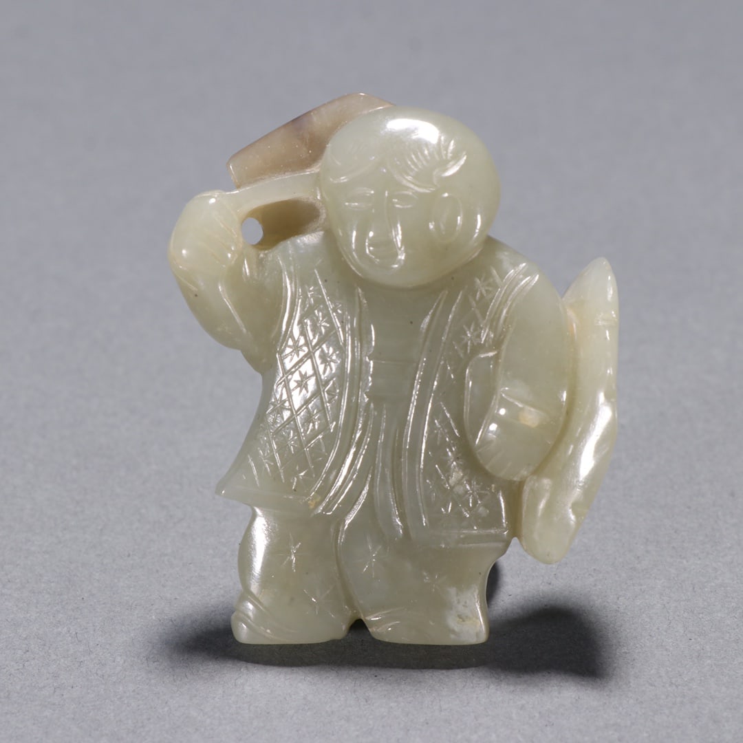 A Exquisite Hotan Jade Human-shaped Ornament: A Exquisite Hotan Jade Human-shaped Ornament,Qing Dynasty, China,Size:2.4inx2in,Weight:60g 和田玉人形摆件,中国清代