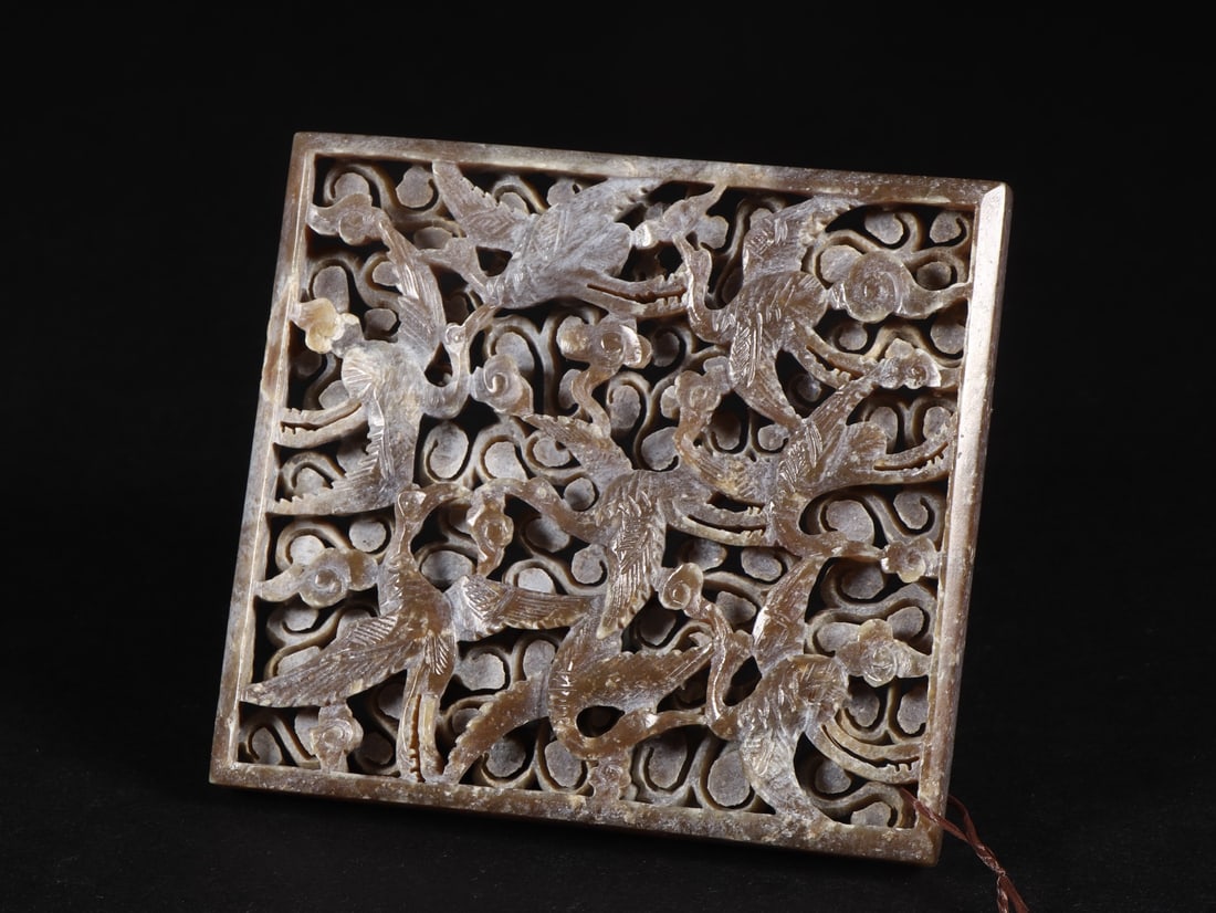 A Exquisite Hetian Jade Flower and Bird Pattern Ornament: A Exquisite Hetian Jade Flower and Bird Pattern Ornament,Ming Dynasty,China,Size:8.9cmx8.2cmx1.8cm,Weight:84g ????????,????