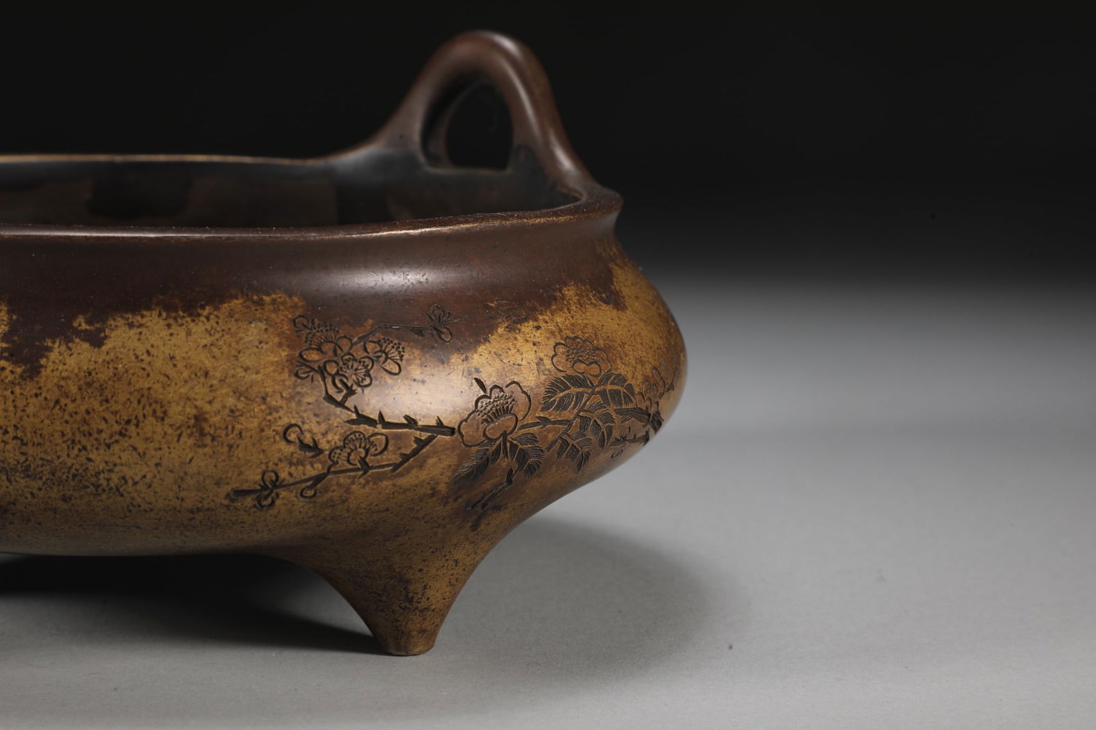 A Exquisite Coppery Flower Pattern Double-Ears Censer - 8