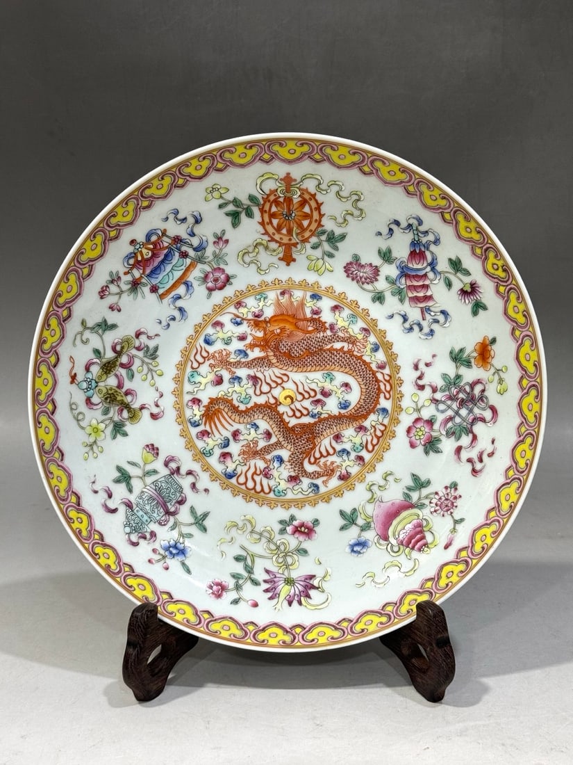 A Exquisite Doucai Dragon Pattern Plate: A Exquisite Doucai Dragon Pattern Plate,Qing Dynasty, China,Guangxu Six-character Mark,Size:21cm ?????,????,?????
