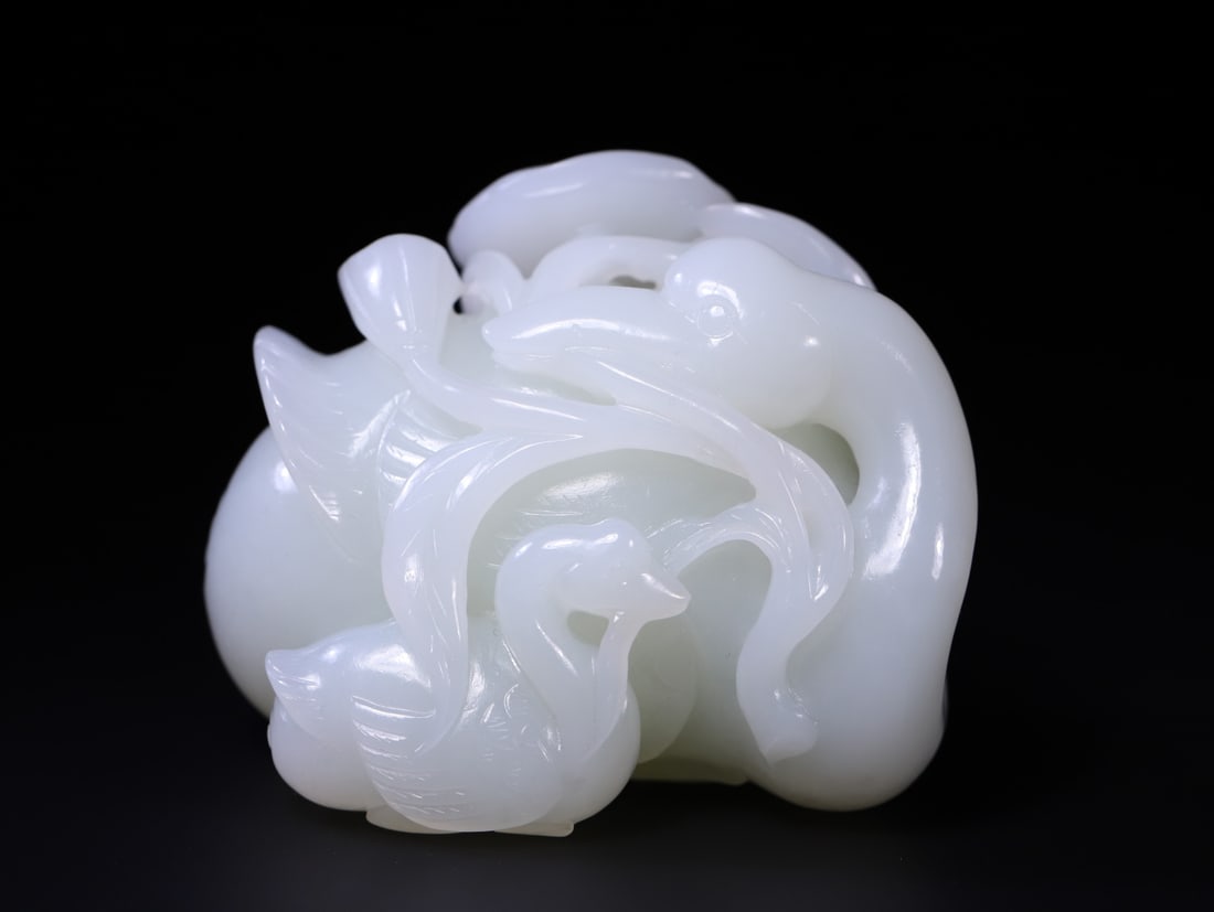 A Exquisite Hotan Jade Goose Ornament: A Exquisite Hotan Jade Goose Ornament,Qing Dynasty, China,Size:5.3cmx6cmx7.2cm,Weight:285.6g ??????,????