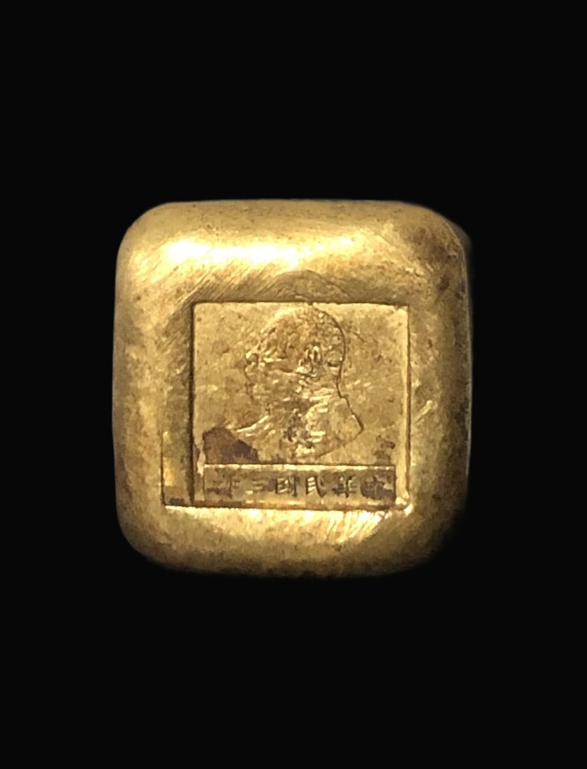 A Exquisite Gilt Bronze Figures Pattern Gold Ingot: A Exquisite Gilt Bronze Figures Pattern Gold Ingot,Modern Time of China,With Mark,Size:3cmx1cmx3cm,Weight:67g ??????????,???,??
