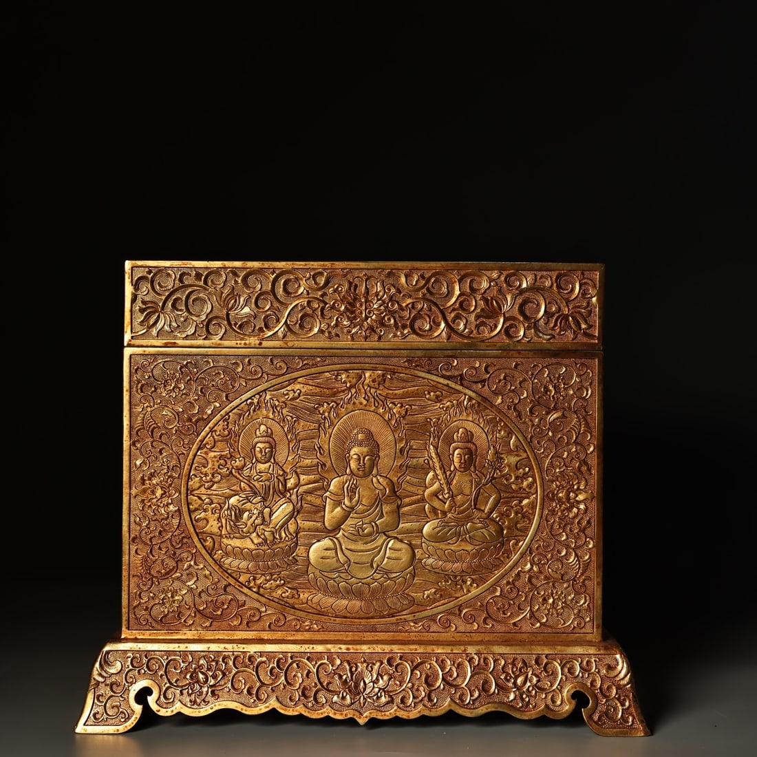 A Set of Exquisite Gilt Bronze Scripture: A Set of Exquisite Gilt Bronze Scripture,Qing Dynasty,China,Size:23.5cmx28cm,Weight:12000g ?????????,????