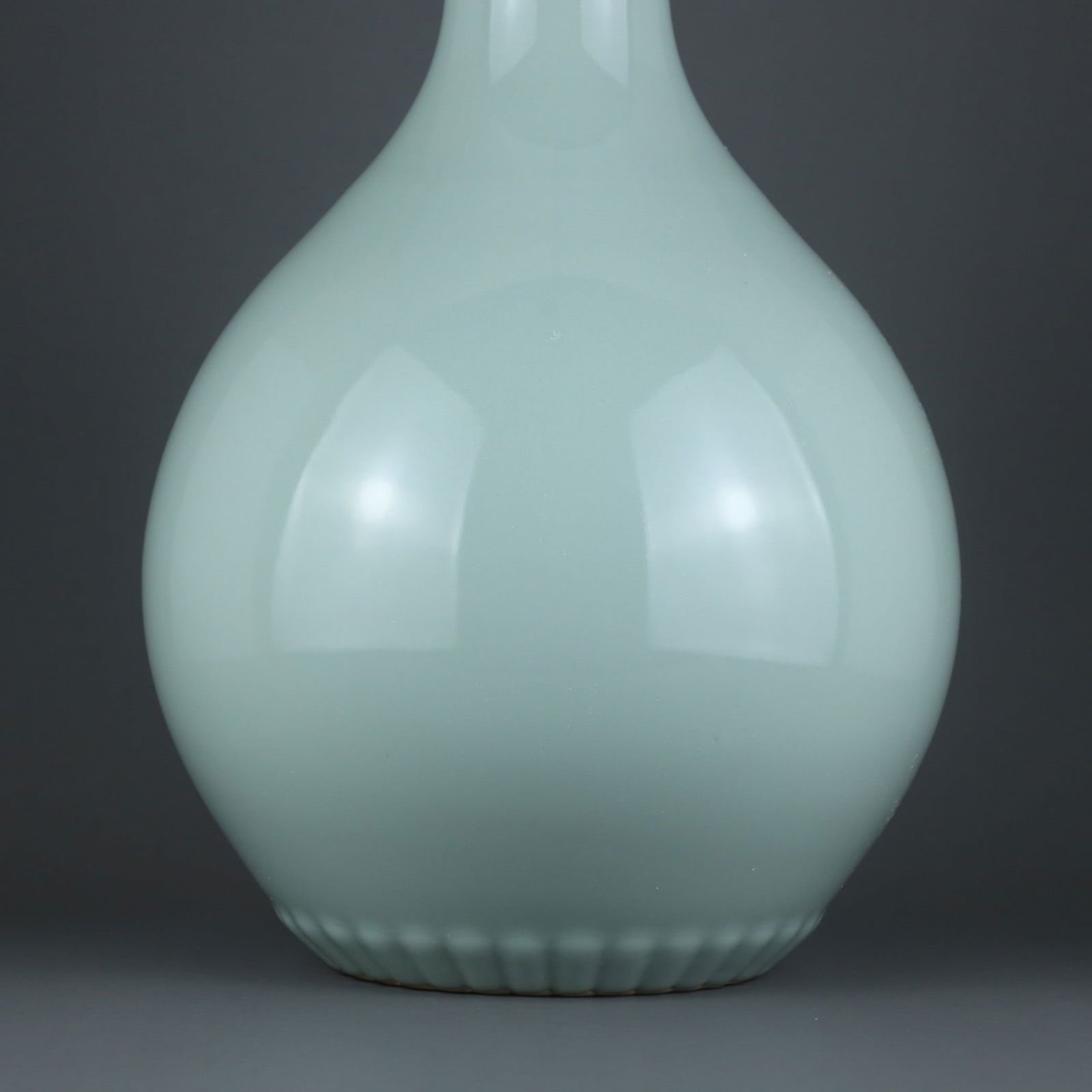 A Exquisite Sky Blue Glazed Vase - 3