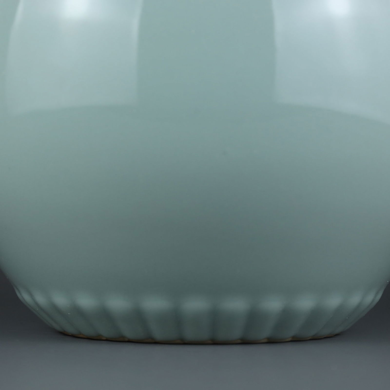 A Exquisite Sky Blue Glazed Vase - 7