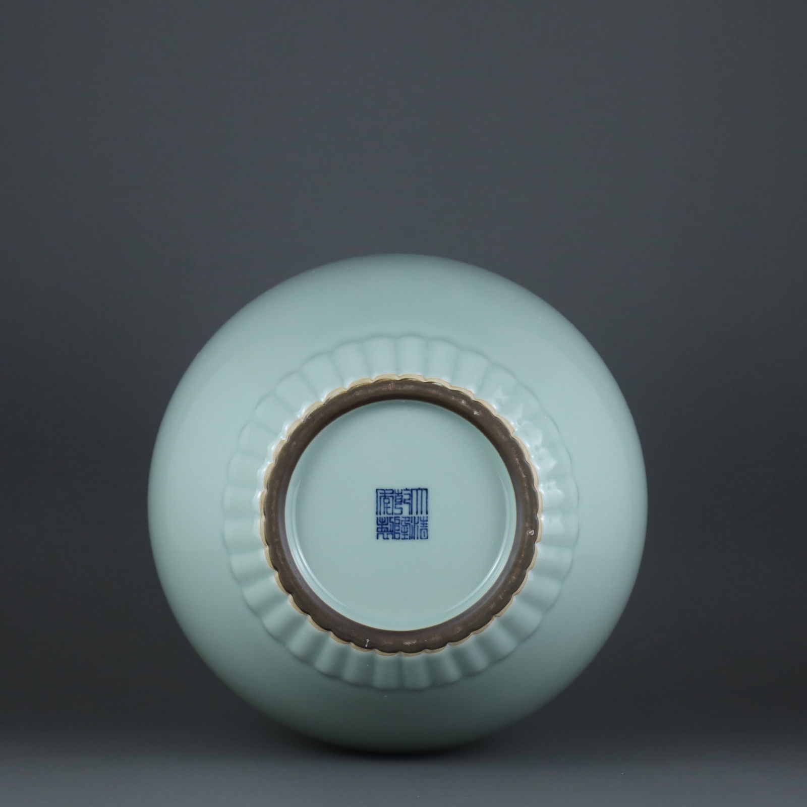 A Exquisite Sky Blue Glazed Vase - 8