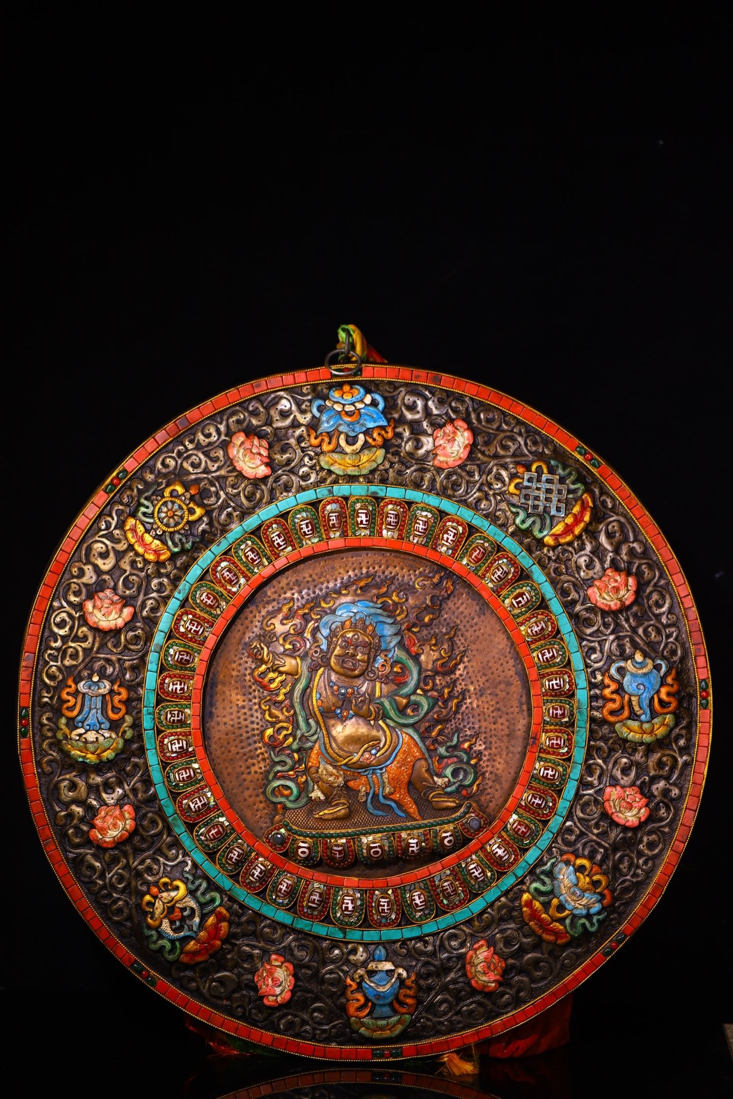 A Exquisite Sky Iron Chiseled and Dzi Bead-Inlaid Thangka: A Exquisite Sky Iron Chiseled and Dzi Bead-Inlaid Thangka,Qing Dynasty, China,Size:51cm,Weight:4030g ??????????????,????