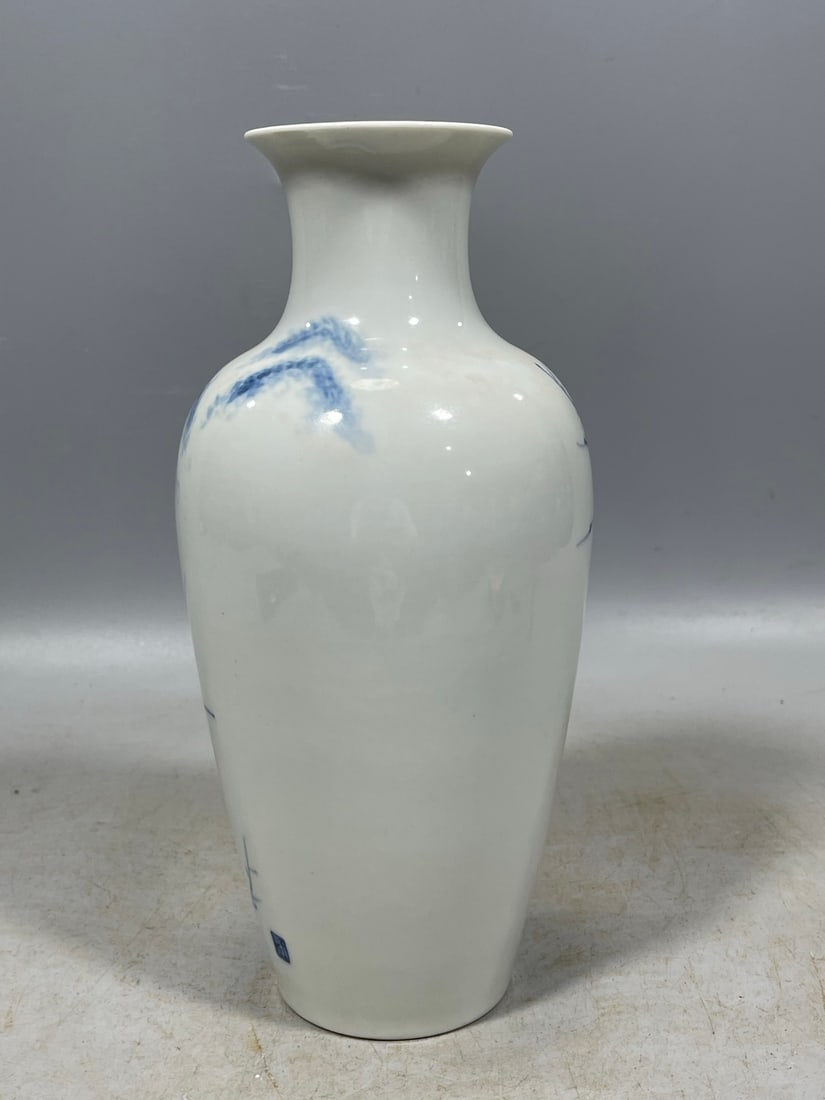 Blue and White Flower and Bird Pattern Vase - 3