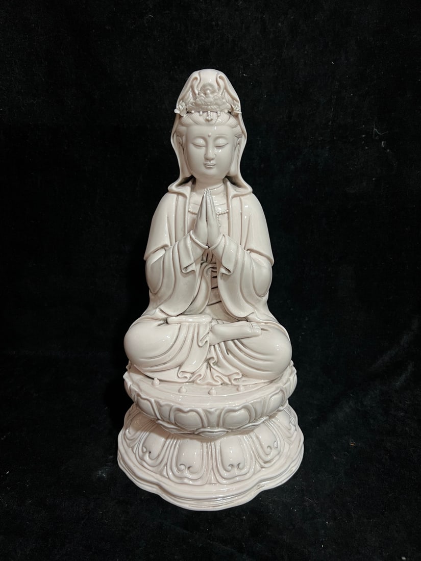 A Exquisite Blan De Chine Guanyin Ornament: A Exquisite Blan De Chine Guanyin Ornament,Ming Dynasty, China,With Mark,Size:38cm ???????,????,??