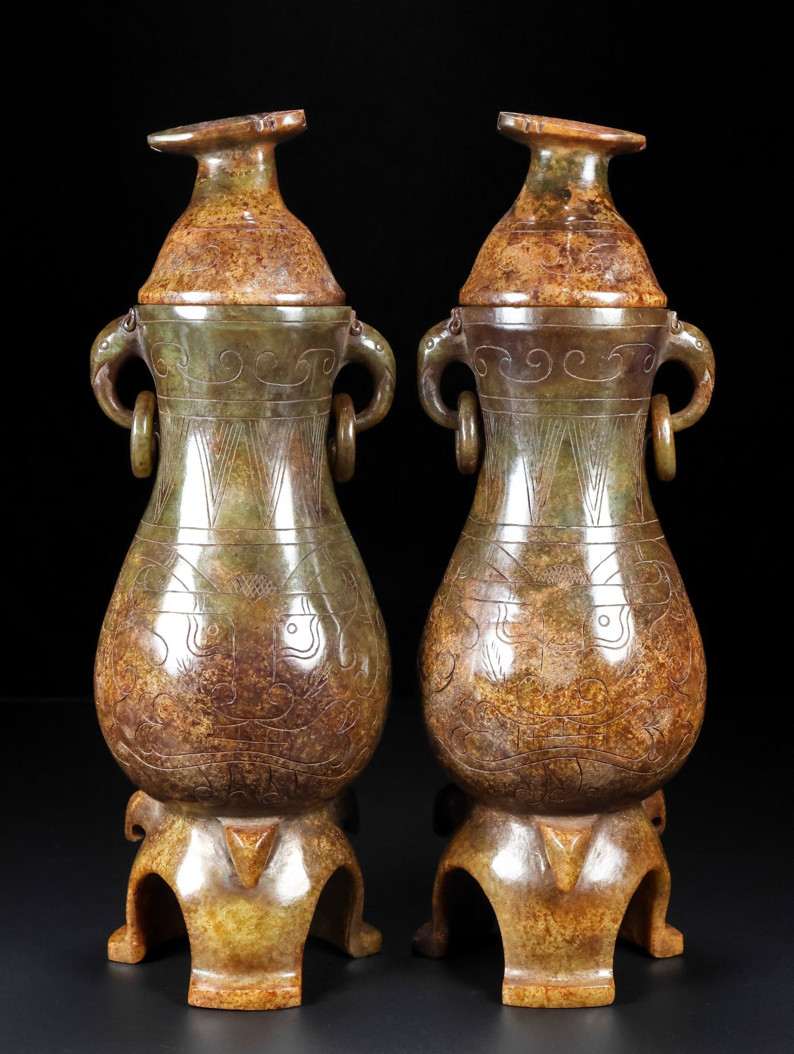 A pair of Exquisite Hotan Jade Beast-Face Pattern Tripod Vase: A pair of Exquisite Hotan Jade Beast-Face Pattern Tripod Vase,Han Dynasty, China,Size:26cmx9cm ????????????,????
