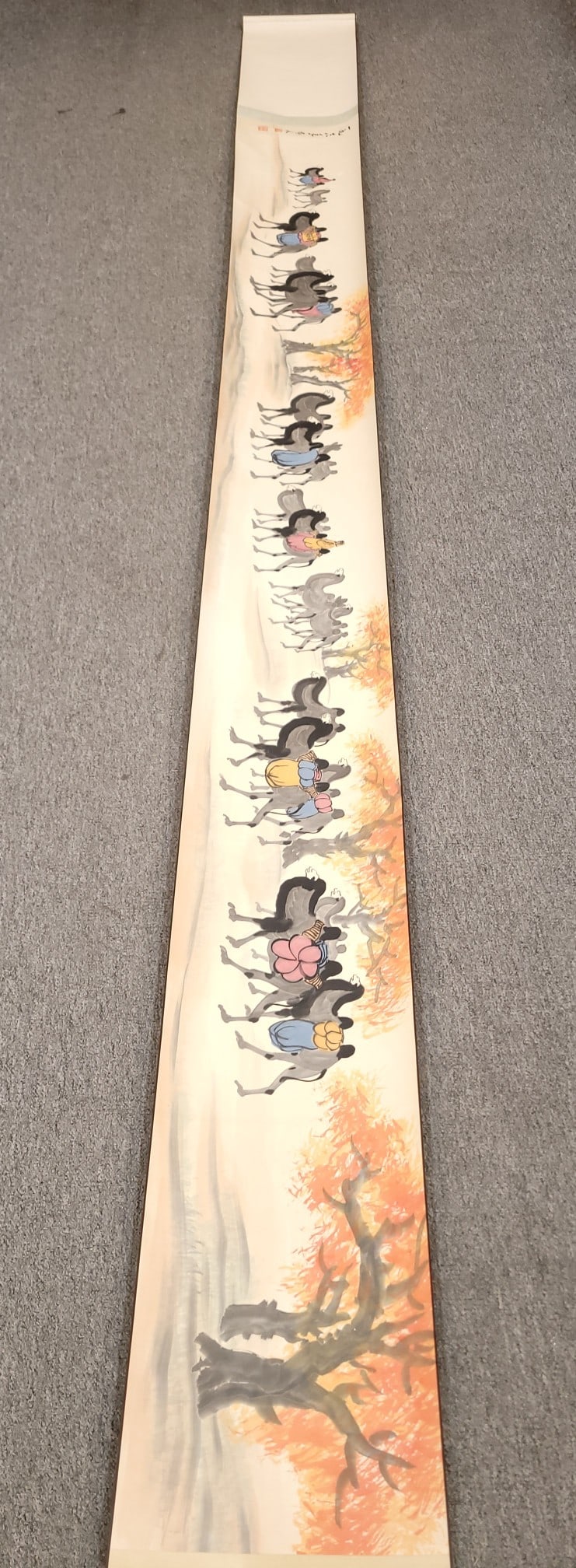 A Chinese Hand Scroll Ink Painting of Camel on Paper: A Chinese Hand Scroll Ink Painting of Camel on Paper,Modern Time of China,Wu Zuoren,without frame size:33.5cmx325cm ??????????????,???,????