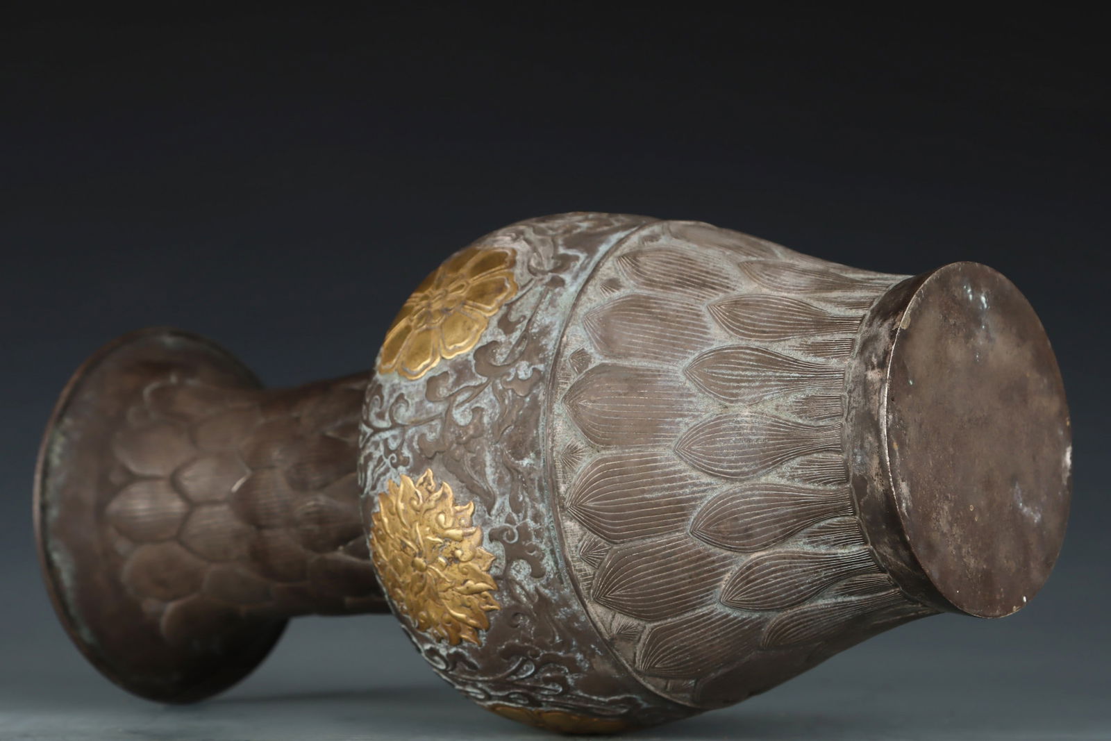 A Exquisite Gilt Silver Flower Pattern Vase - 4