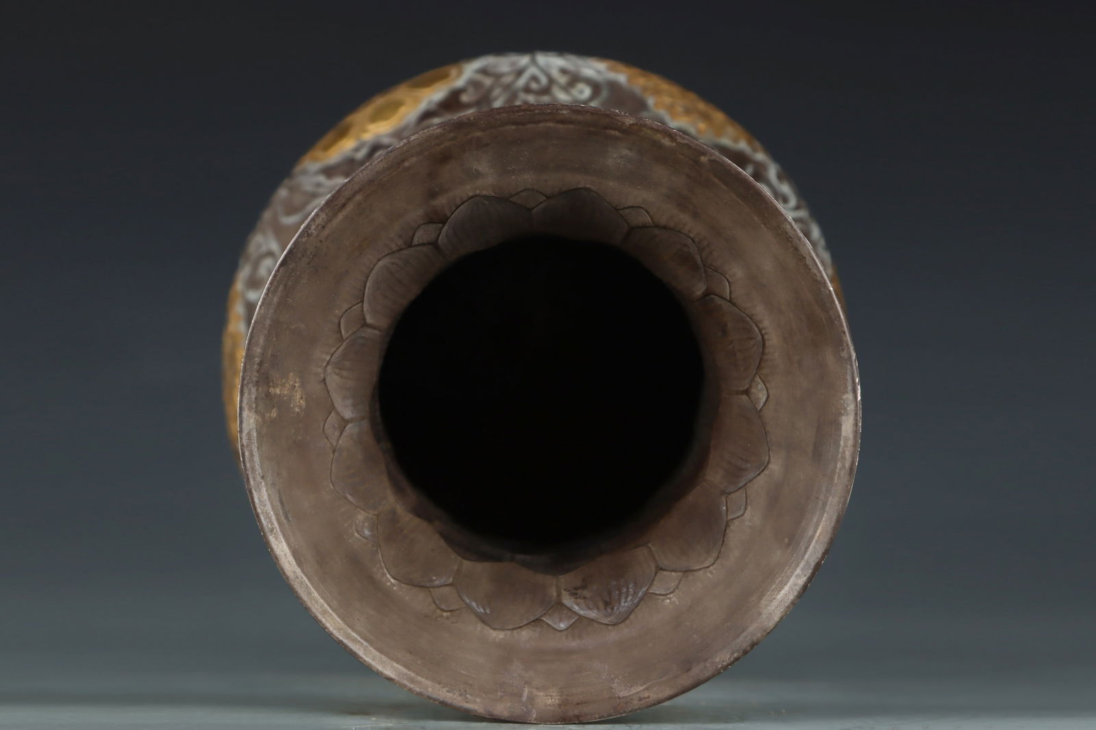 A Exquisite Gilt Silver Flower Pattern Vase - 5